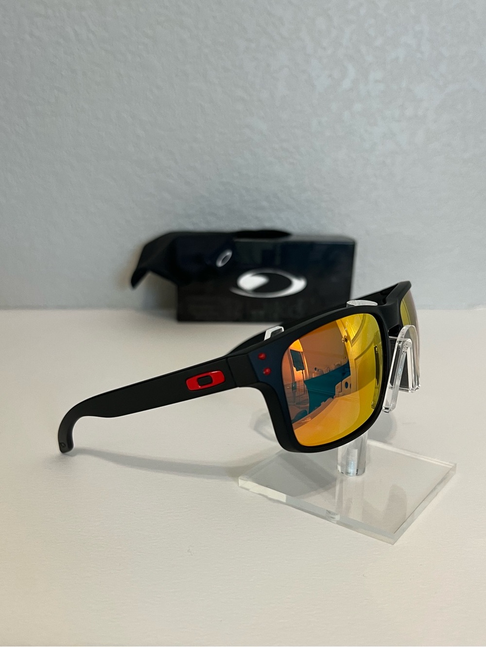 Oakley Holbrook Polarized Ruby Iridium 9102 - Picture 3 of 9